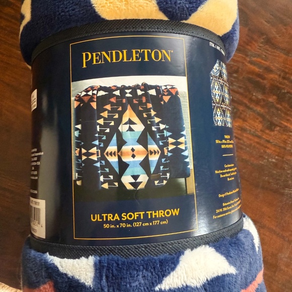 NWT Pendleton Big Thunder Navy Aztec Southwestern Geometric Fleece Throw Blanket - Picture 2 of 10